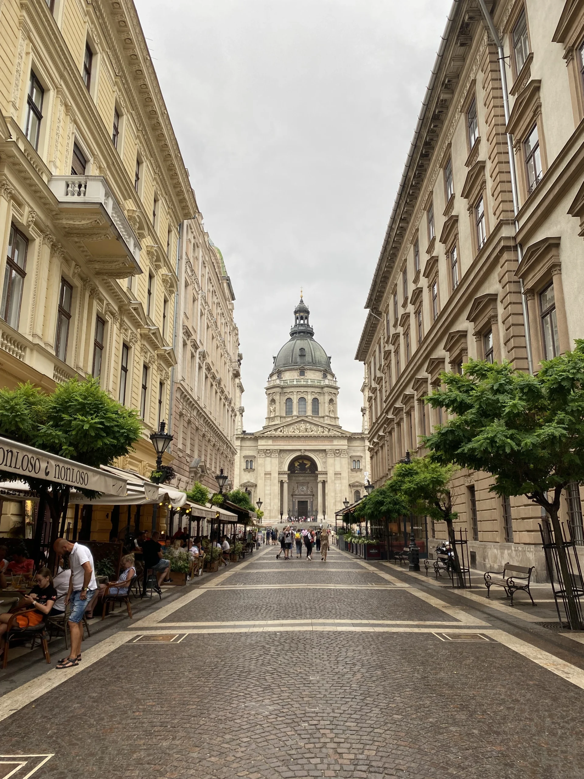 Steegje Vrijheidsplein Boedapest