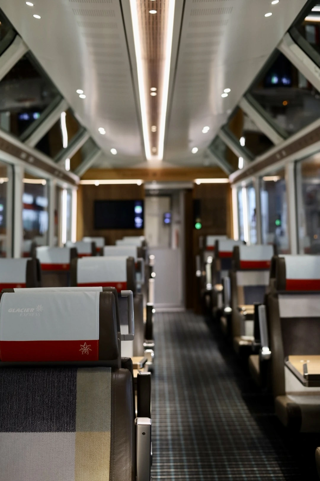 Luxe interieur van de eerste klas in de Glacier Express