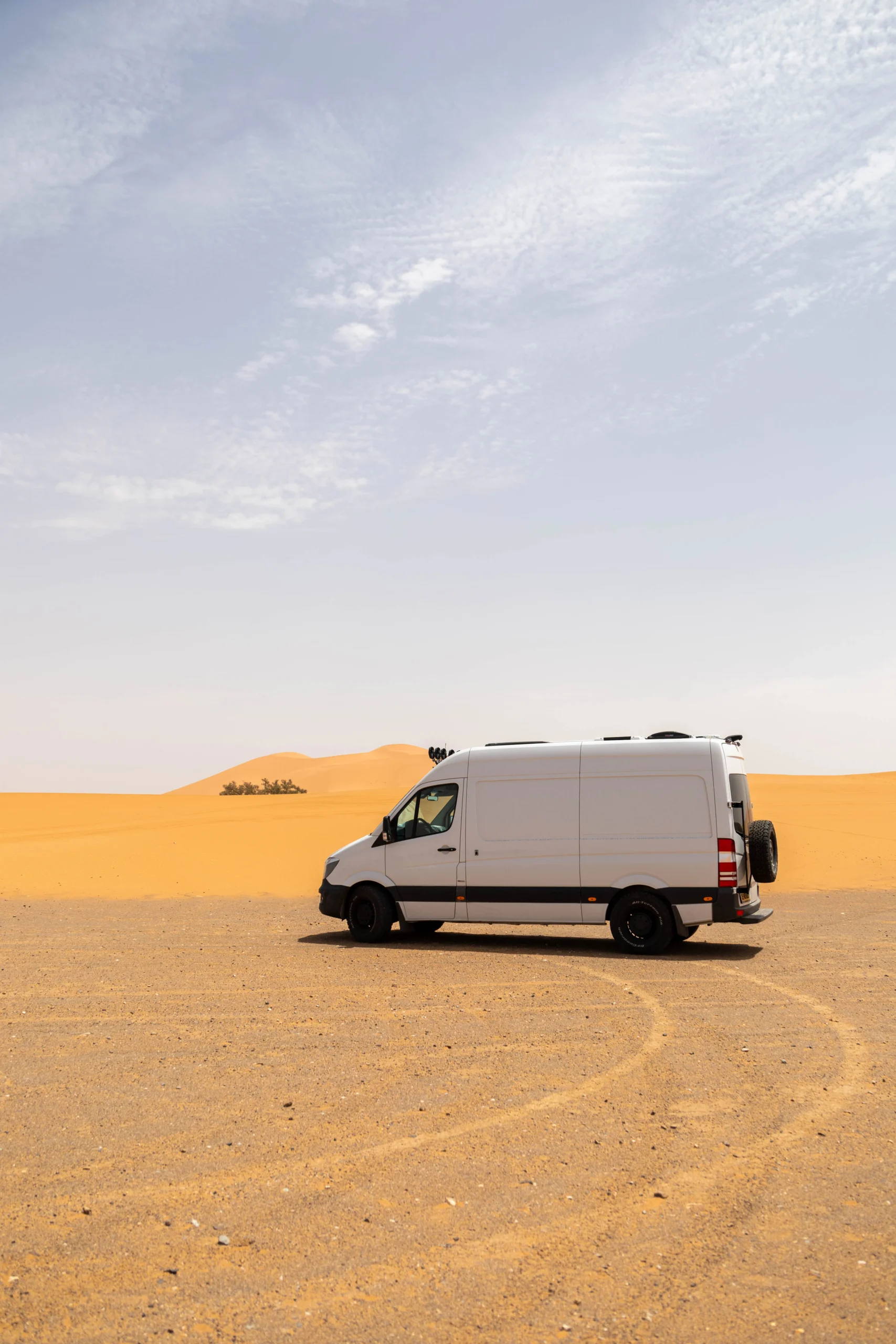 Buscamper in de Sahara