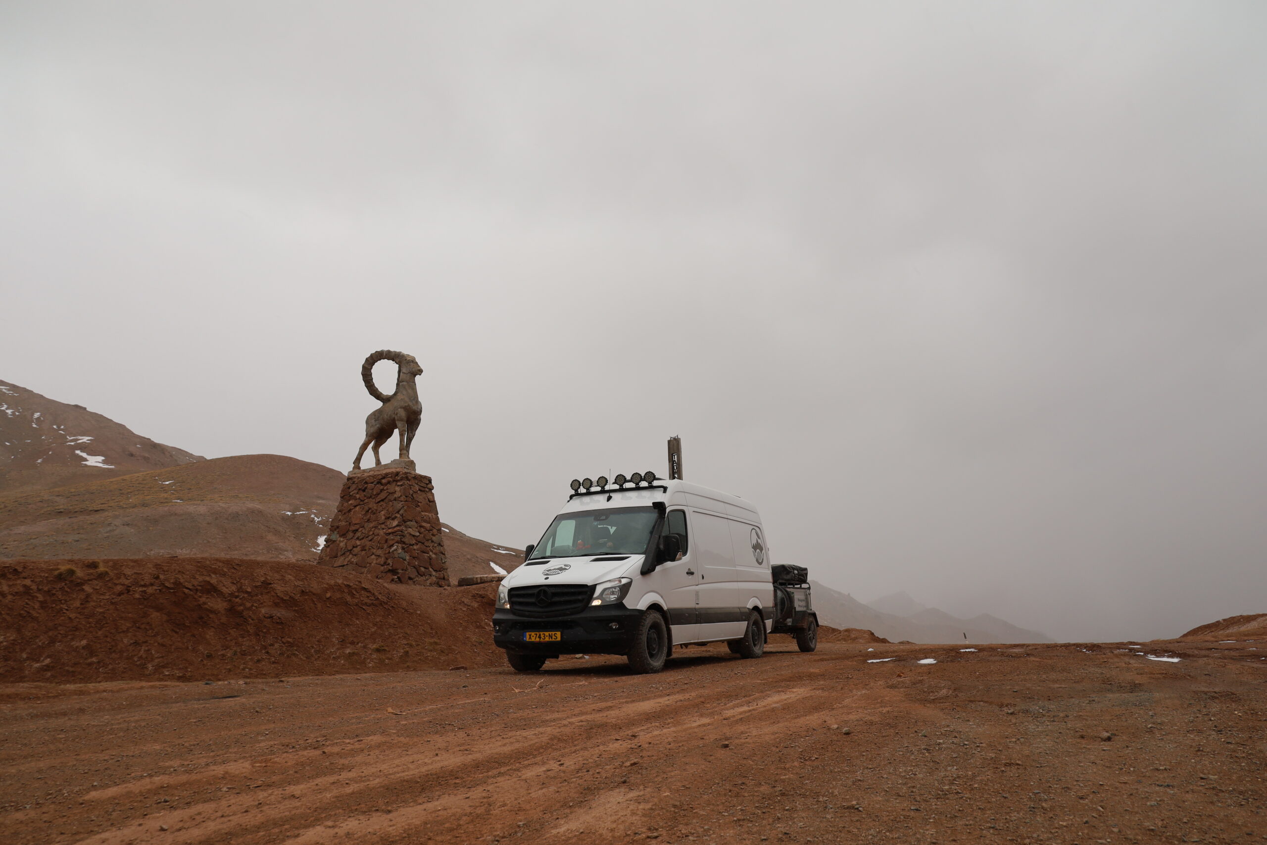 Start Pamir Highway Buscamper