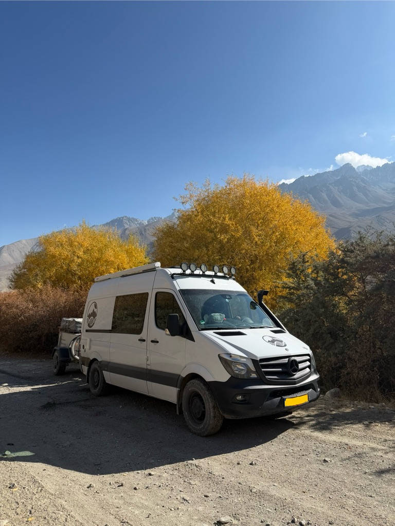 Buscamper in de Wakhan Valley