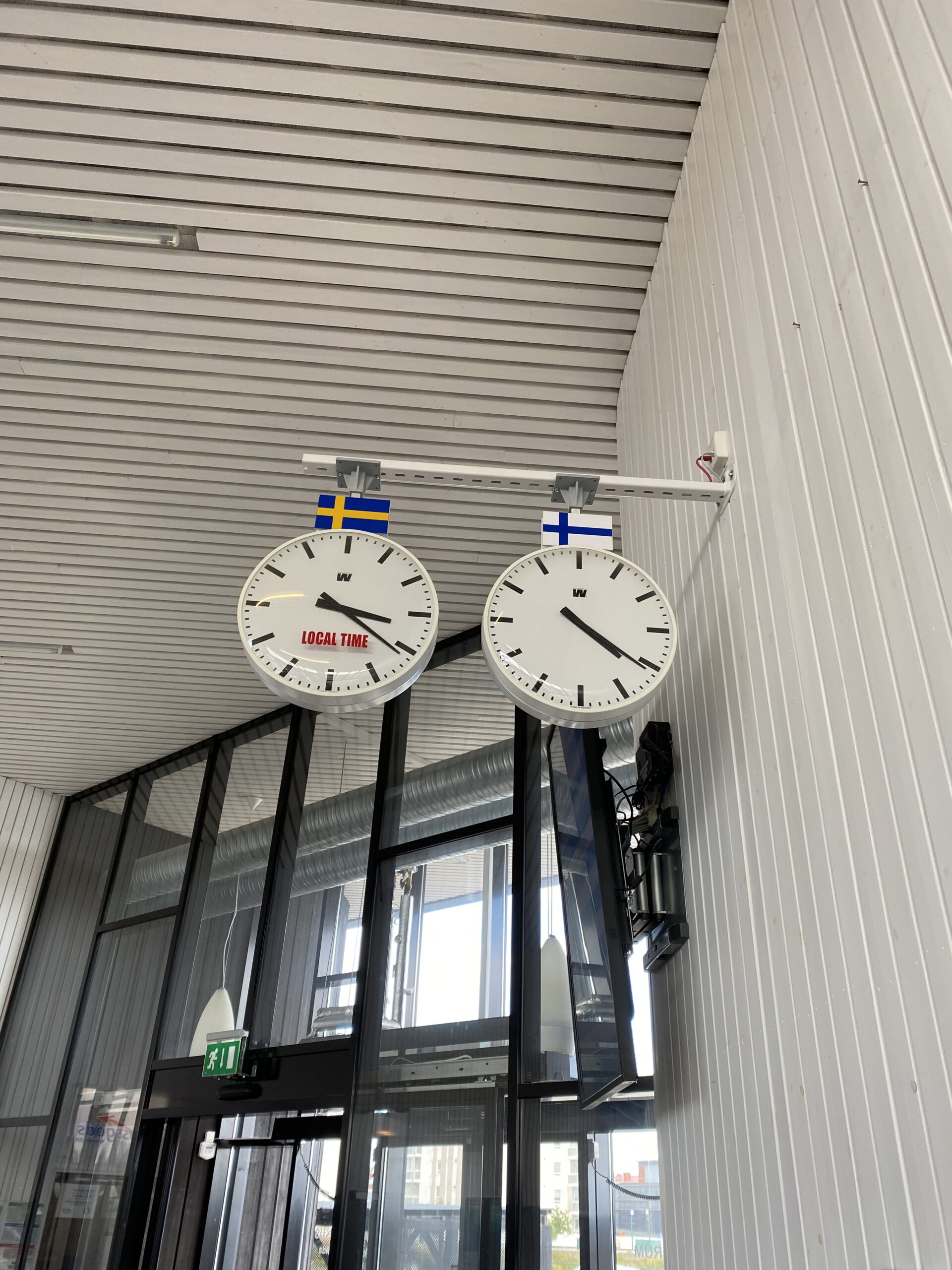 De grens oversteken van Zweeds naar Fins Lapland