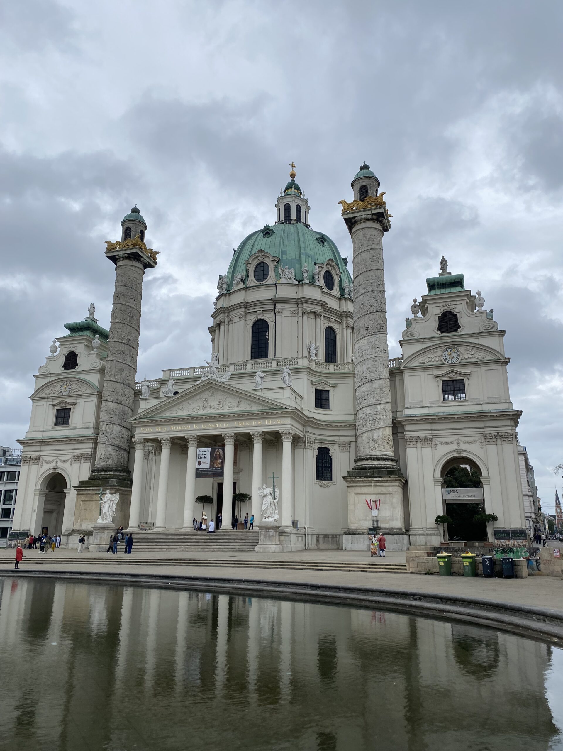 Karlskirche (St. Charles Church) in Wenen
